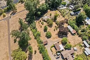 136 E Hillcrest Dr, Eugene, OR 97404 - Photo 38