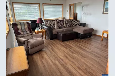2701 NW Parker Av, Waldport, OR 97394 - Photo 16