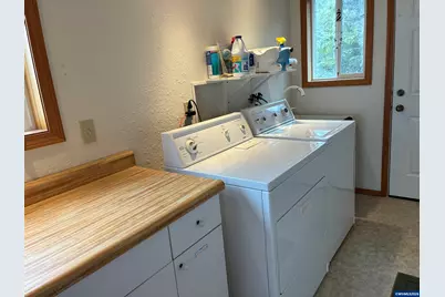 2701 NW Parker Av, Waldport, OR 97394 - Photo 10