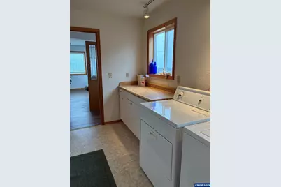 2701 NW Parker Av, Waldport, OR 97394 - Photo 20