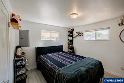 690 24th St SE, Salem, OR 97301 - Photo 14