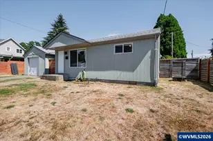 690 24th St SE, Salem, OR 97301 - Photo 2