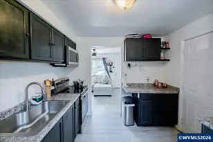 690 24th St SE, Salem, OR 97301 - Photo 12