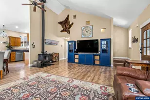 12600 Meadow Ln, Monmouth, OR 97361 - Photo 14