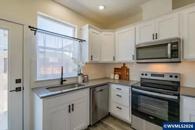 538 S 7th St, Independence, OR 97351 - Photo 14