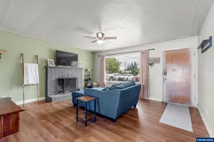 2330 E Ellendale Ave, Dallas, OR 97338 - Photo 2