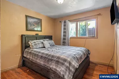 940 Johnson St, Woodburn, OR 97071 - Photo 16