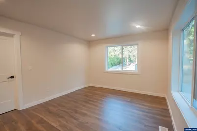 40972 Highway 228, Sweet Home, OR 97386 - Photo 12