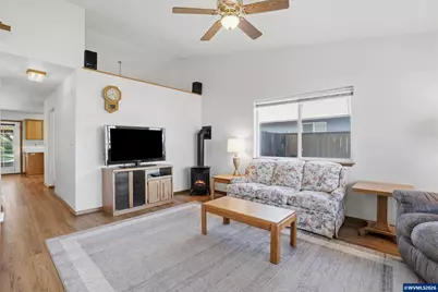 2658 S 12th St, Lebanon, OR 97355 - Photo 4