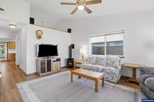 2658 S 12th St, Lebanon, OR 97355 - Photo 4