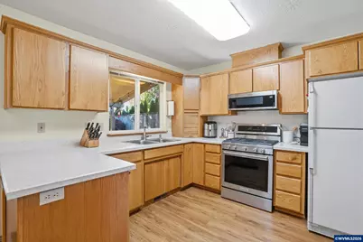 2658 S 12th St, Lebanon, OR 97355 - Photo 14