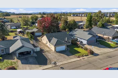 2658 S 12th St, Lebanon, OR 97355 - Photo 2