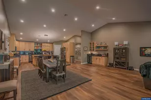 37835 River Dr, Lebanon, OR 97355 - Photo 12