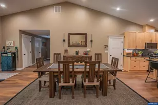 37835 River Dr, Lebanon, OR 97355 - Photo 10