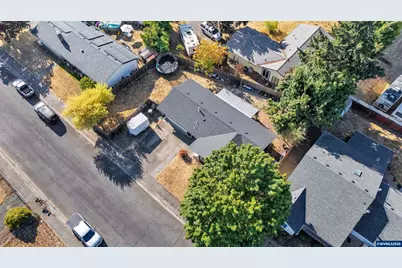 308 Violet St, Lebanon, OR 97355 - Photo 28