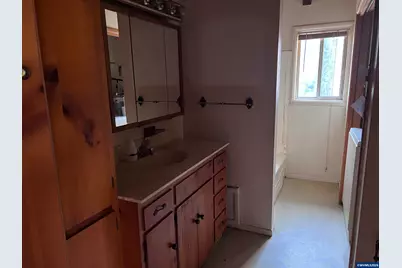 34033 Totem Pole Rd, Lebanon, OR 97355 - Photo 18