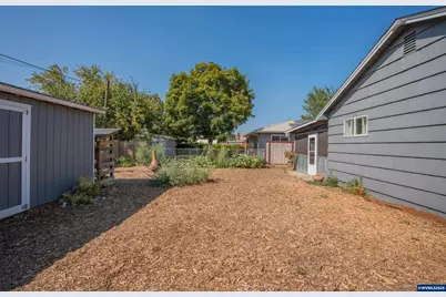 840 Davidson St SE, Albany, OR 97322 - Photo 2