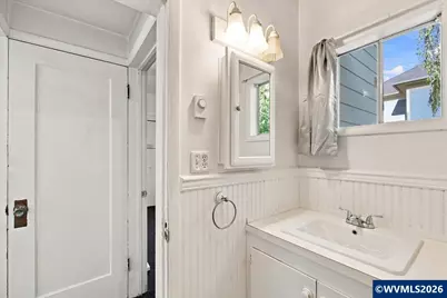1489 Court St NE, Salem, OR 97301 - Photo 18