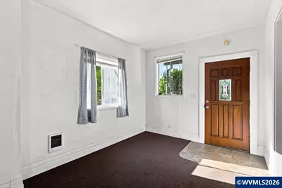 1489 Court St NE, Salem, OR 97301 - Photo 4