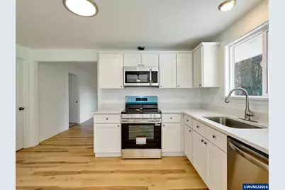 1086 Wilson St, Woodburn, OR 97071 - Photo 10