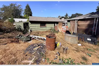 140 7th Av, Sweet Home, OR 97386 - Photo 8