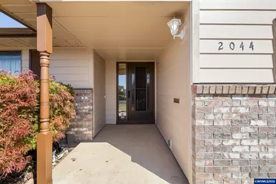 2044 Astor Wy, Woodburn, OR 97071 - Photo 2