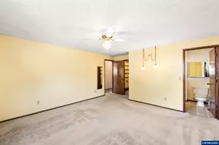 2044 Astor Way, Woodburn, OR 97071 - Photo 14