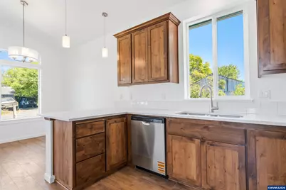 4608 Airport Ln, Sweet Home, OR 97386 - Photo 6