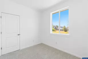 4608 Airport Ln, Sweet Home, OR 97386 - Photo 8