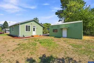 4608 Airport Ln, Sweet Home, OR 97386 - Photo 16