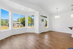 4608 Airport Ln, Sweet Home, OR 97386 - Photo 4