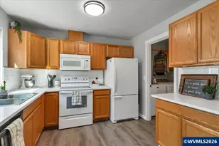 1957 Lyon St SE, Albany, OR 97322 - Photo 16