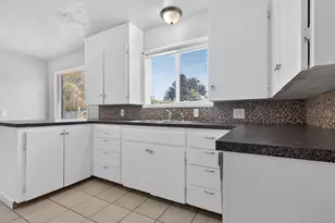 325 Chicago St SE, Albany, OR 97321 - Photo 8