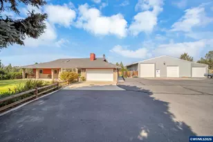 200 SE Crestview Ln, Madras, OR 97741 - Photo 4
