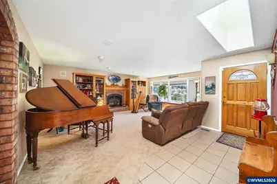 200 SE Crestview Ln, Madras, OR 97741 - Photo 6