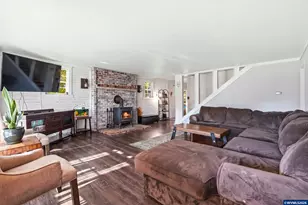 267 NW Woods Ln, Dallas, OR 97338 - Photo 12