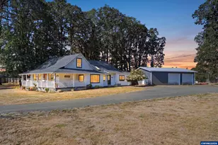 267 NW Woods Ln, Dallas, OR 97338 - Photo 2