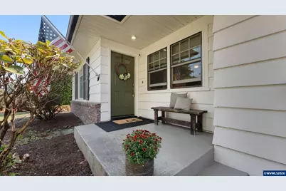 1110 W Oak St, Lebanon, OR 97355 - Photo 2