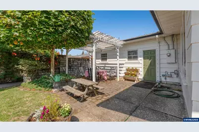 1110 W Oak St, Lebanon, OR 97355 - Photo 6