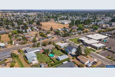 1110 W Oak St, Lebanon, OR 97355 - Photo 46