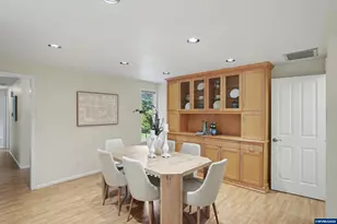 2872 NW Monterey Pl, Corvallis, OR 97330 - Photo 12