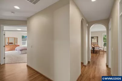 1046 Twinwood Ct NW, Salem, OR 97304 - Photo 10