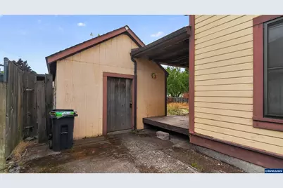 42 E St, Lebanon, OR 97219 - Photo 28