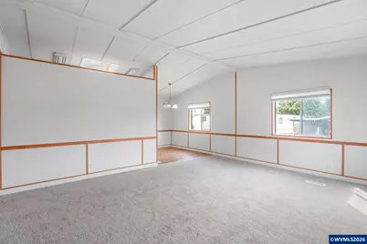 631 E Ellendale #207 Av, Dallas, OR 97338 - Photo 2