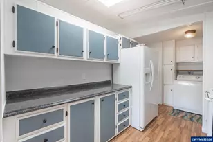 631 E Ellendale Ave, Dallas, OR 97338 - Photo 10