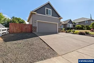 317 NW Ivy Ave, Dallas, OR 97338 - Photo 2