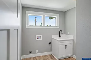 433 Grant St, Silverton, OR 97381 - Photo 36