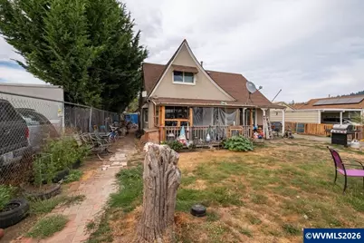 299 Gilbert St, Lebanon, OR 97355 - Photo 2