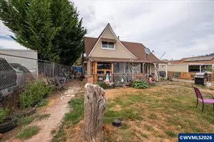299 Gilbert St, Lebanon, OR 97355 - Photo 2