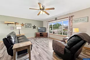 7762 45th Pl NE, Salem, OR 97305 - Photo 6